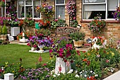 FRONT GARDEN, COLOURFUL BASKETS & CONTAINERS