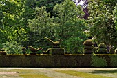 TOPIARY AT GRIMSTHORPE CASTLE