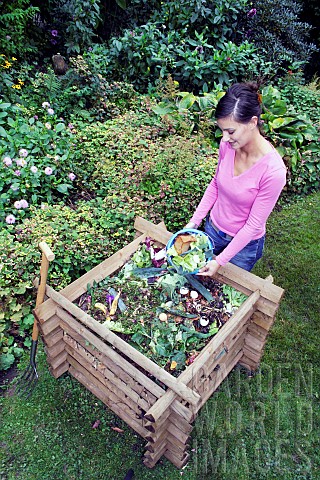 ADDING_VEGETABLE_WASTE_TO_COMPOST_HEAP