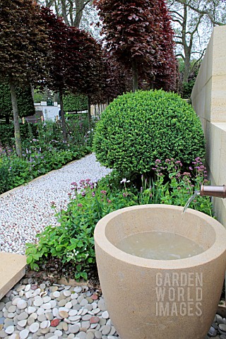 BREWIN_DOLPHIN_GARDEN_BY_CLEVE_WEST__CHELSEA_2012